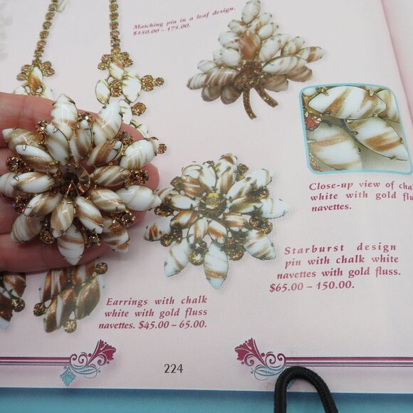 Juliana D & E Gold Fluss Milk Glass Layered Starburst Design Vintage Brooch - Picture 8 of 9